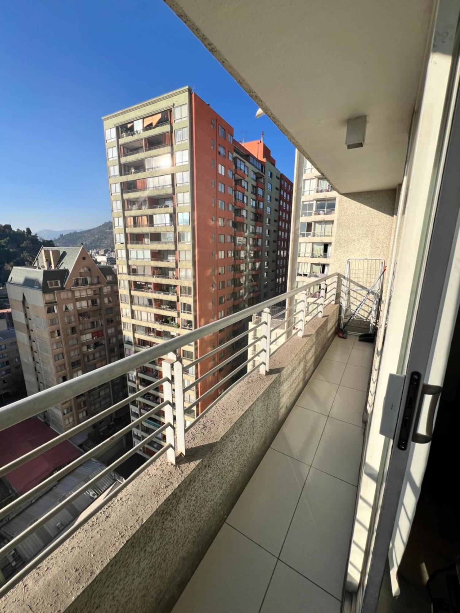 Acogedor En Centro De Santiago. *